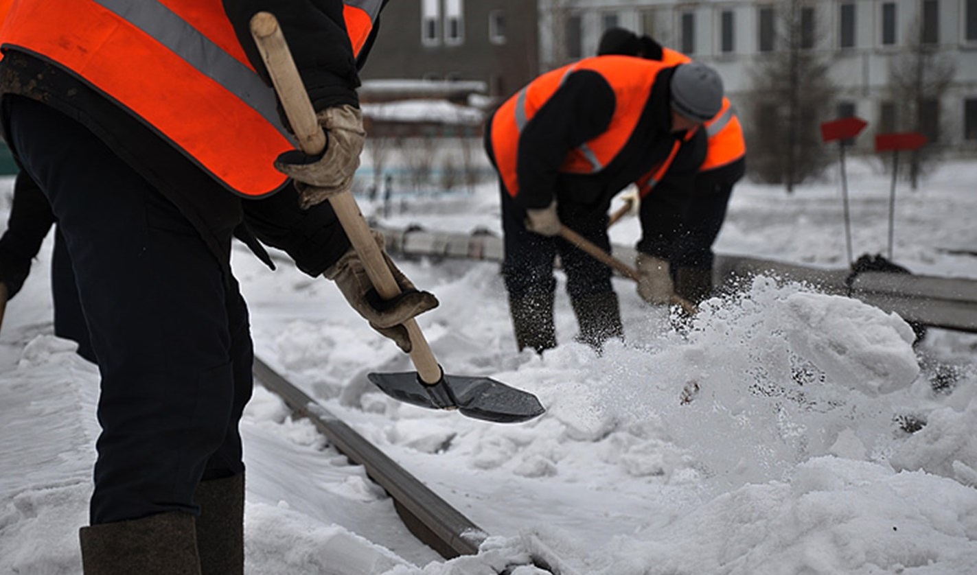 10 представлений получили от прокуратуры Приокского района подрядчики за некачественную уборку снега - фото 1